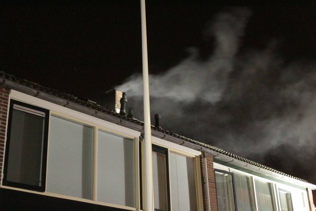 Forse vlammen bij schoorsteenbrand