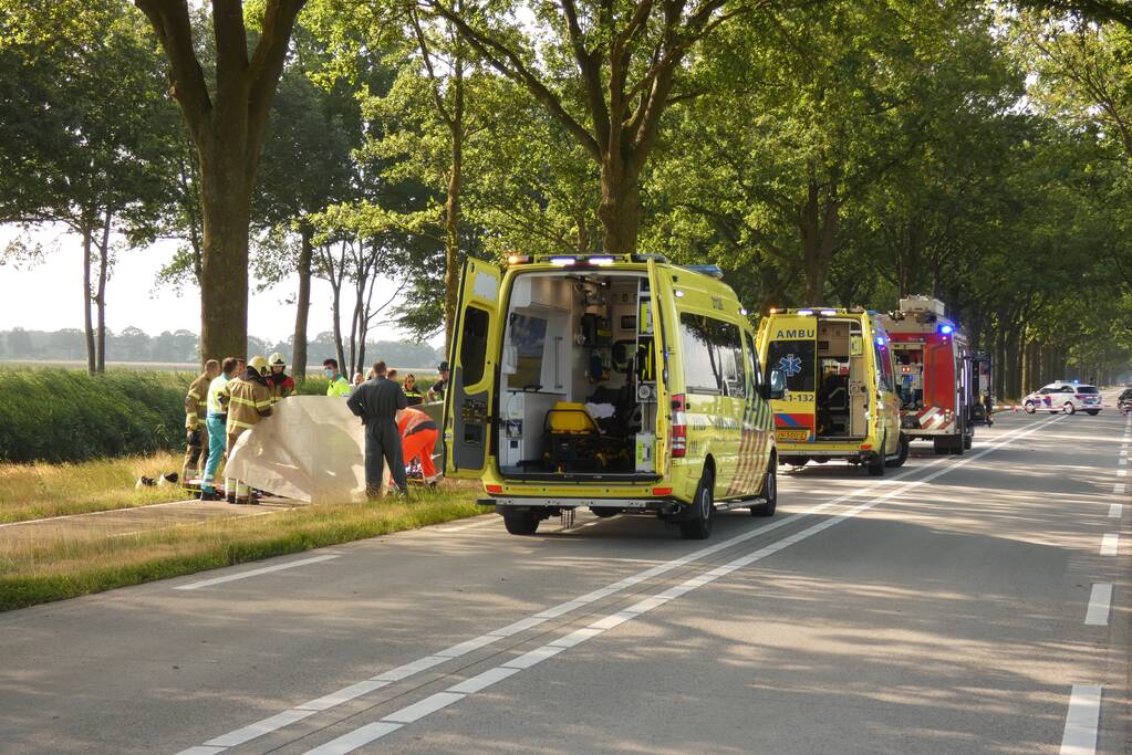 Auto te water, een overleden persoon aangetroffen