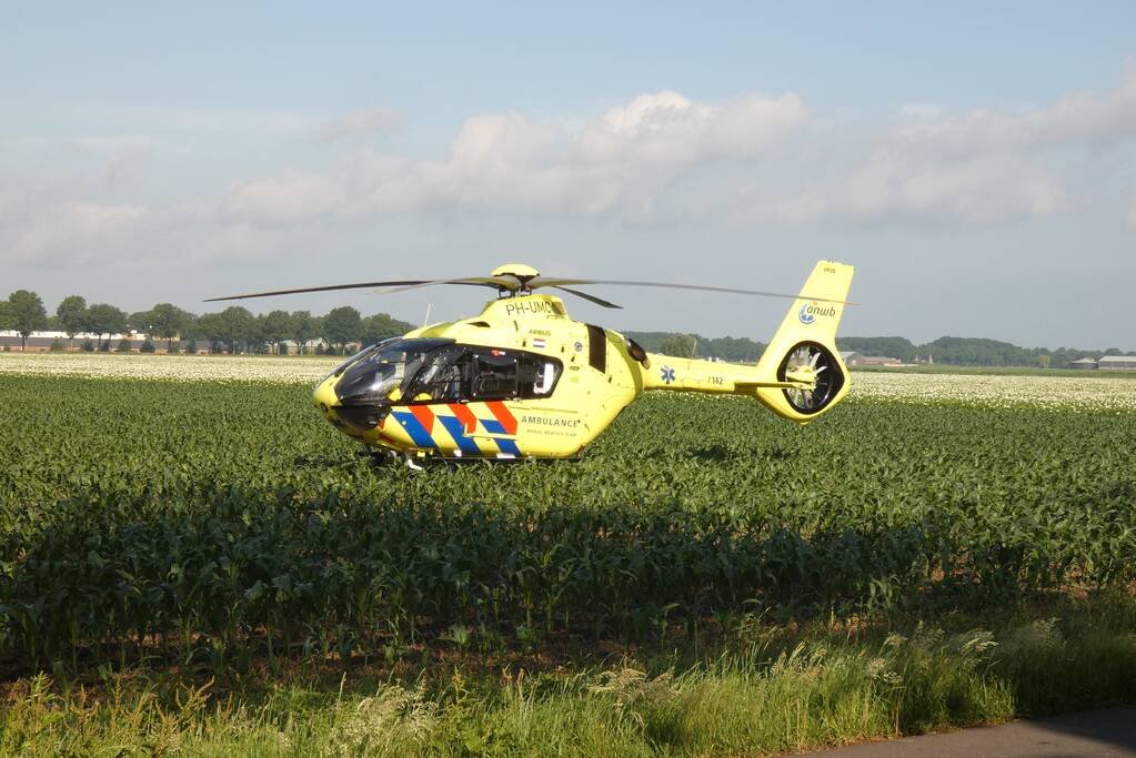 Auto te water, een overleden persoon aangetroffen