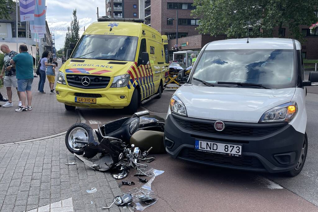 Bestuurder onder invloed rijdt scooterrijder aan