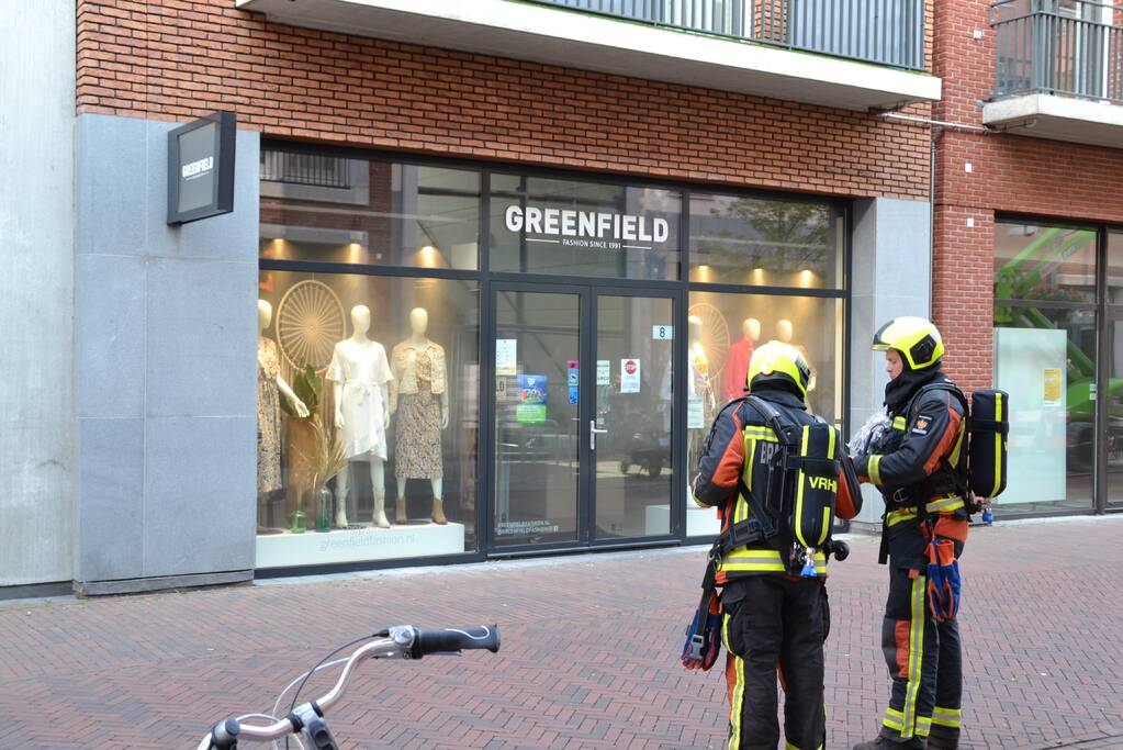 Winkel vol rook door mistgenerator