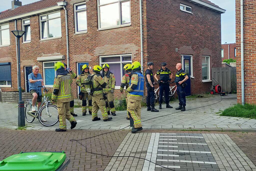 Brandweer blust vlam in de pan