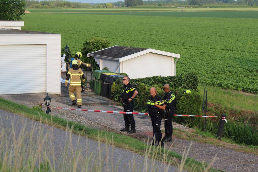 Overleden persoon aangetroffen na brand in woning