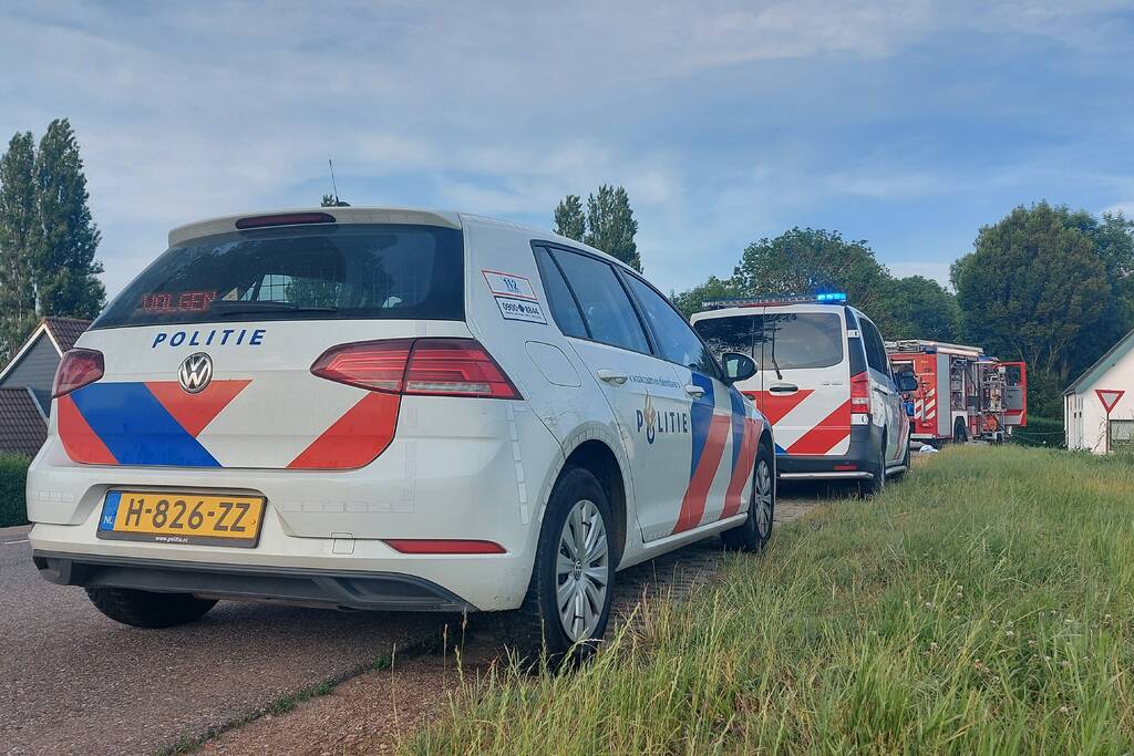 Overleden persoon aangetroffen na brand in woning