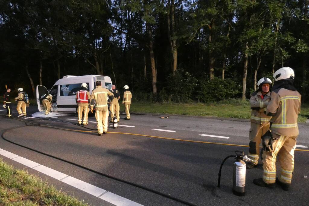 Bestelbus verwoest door brand