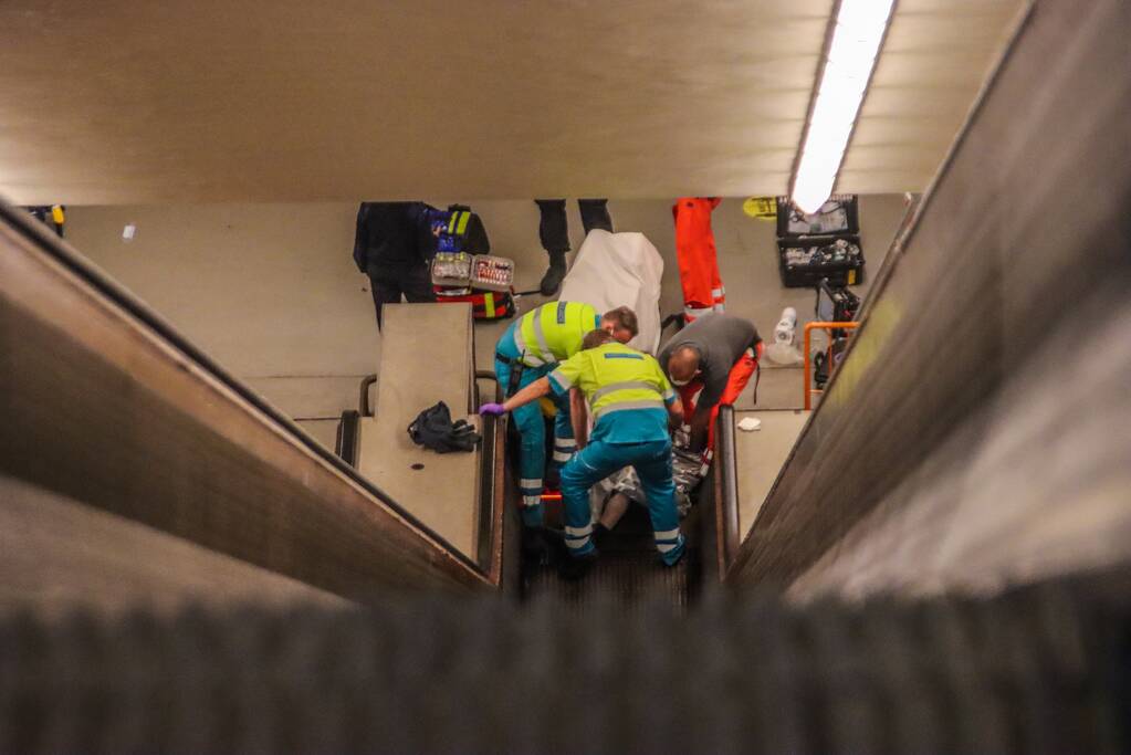 Persoon zwaargewond na incident in Maastunnel