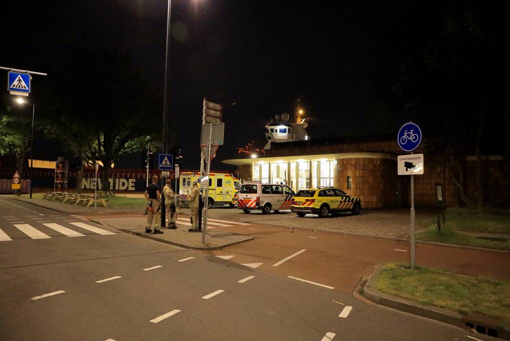 Persoon zwaargewond na incident in Maastunnel