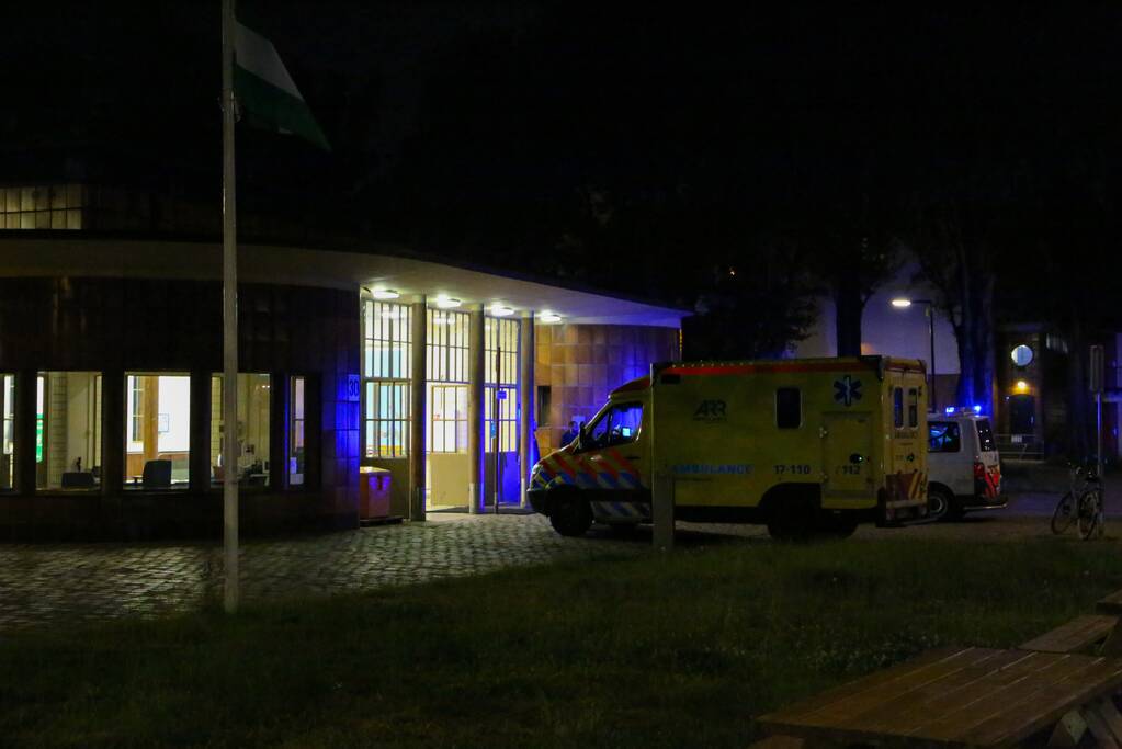 Persoon zwaargewond na incident in Maastunnel