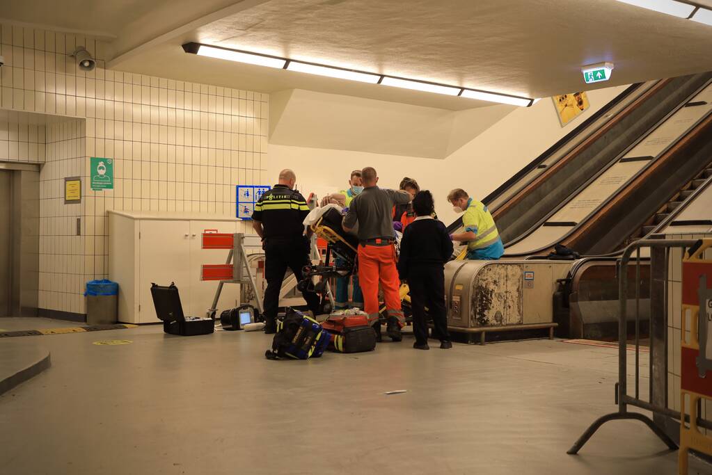 Persoon zwaargewond na incident in Maastunnel