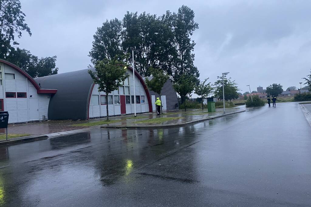 Persoon gewond van rotonde gehaald