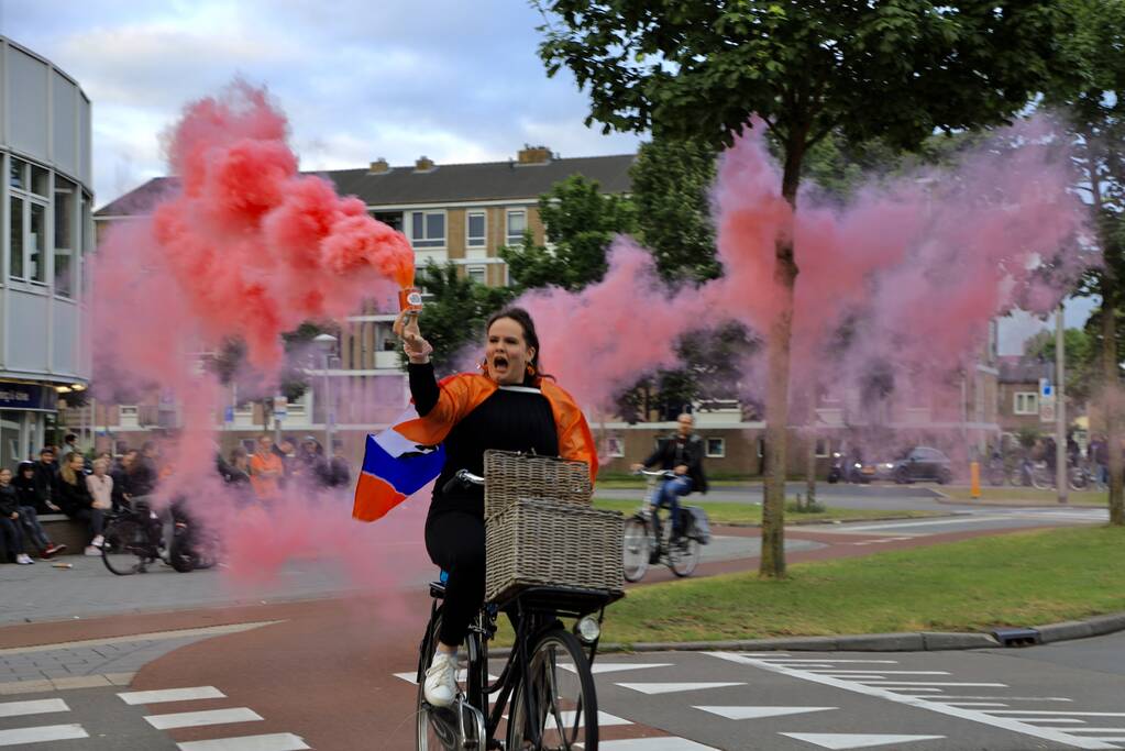 Oranjefans vieren opnieuw feest na derde EK zege