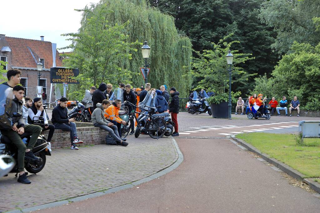 Oranjefans vieren opnieuw feest na derde EK zege