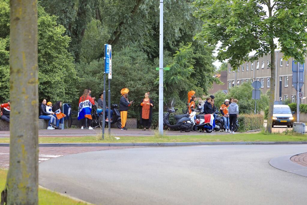 Oranjefans vieren opnieuw feest na derde EK zege