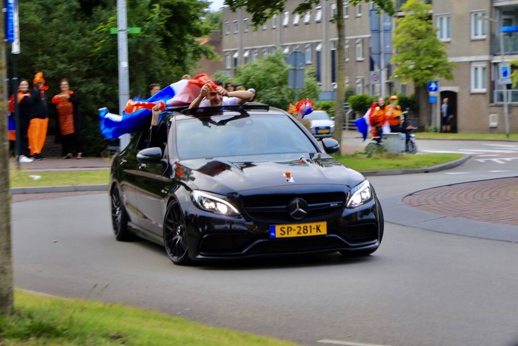 Oranjefans vieren opnieuw feest na derde EK zege