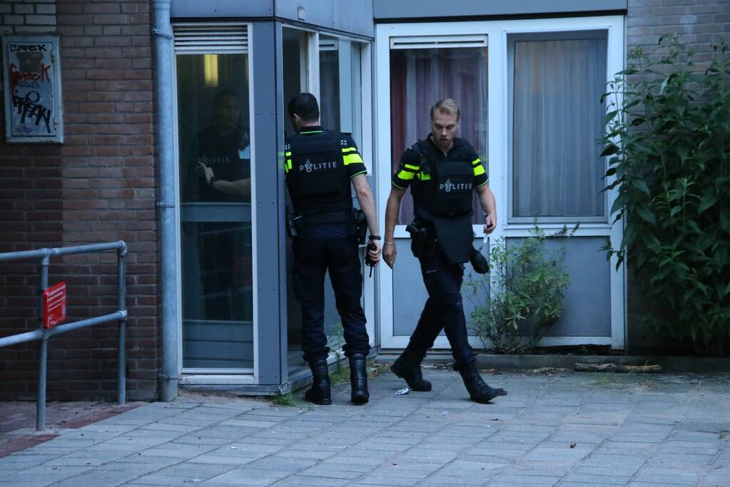 Schietpartij in woning, politie start onderzoek