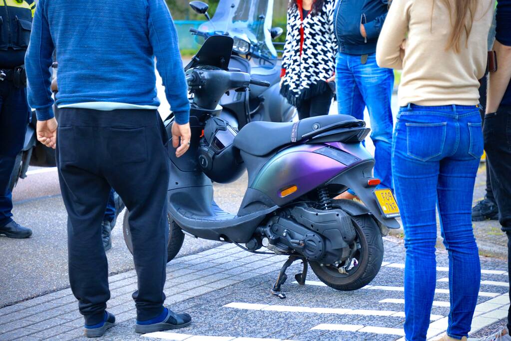 Brommerrijder gewond bij eenzijdig ongeval