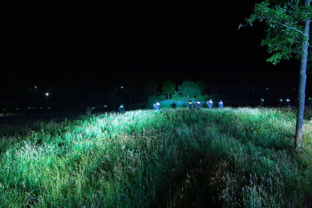 Mobiele Eenheid veegt park in Corlaer