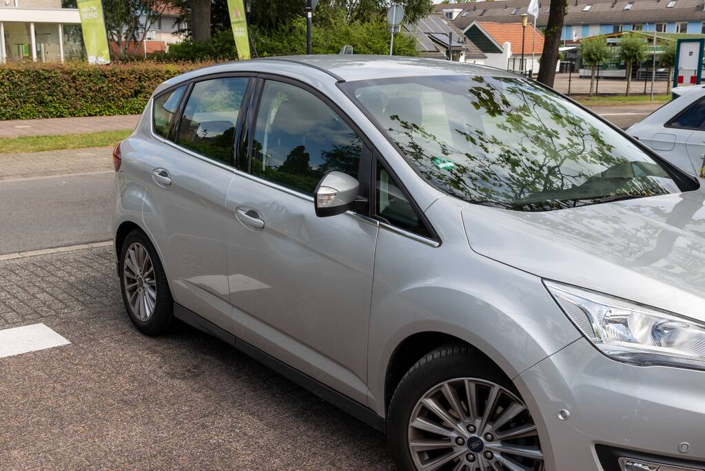 Overstekende fietser gewond bij aanrijding met auto
