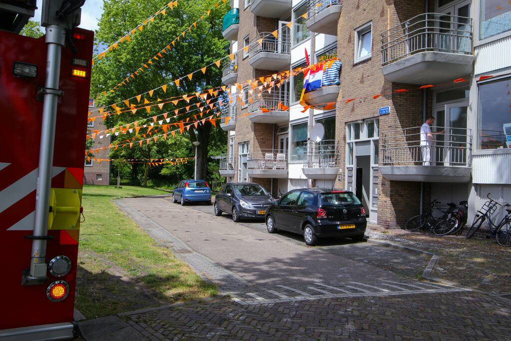 Brandweer doet onderzoek naar vreemde lucht in portiekflat