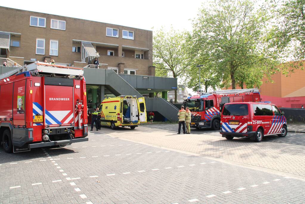Persoon ernstig gewond na val van grote hoogte