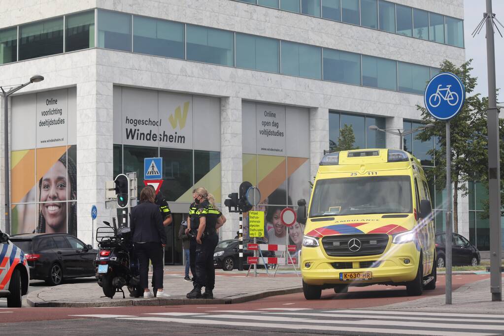 Persoon gewond bij aanrijding op oversteek