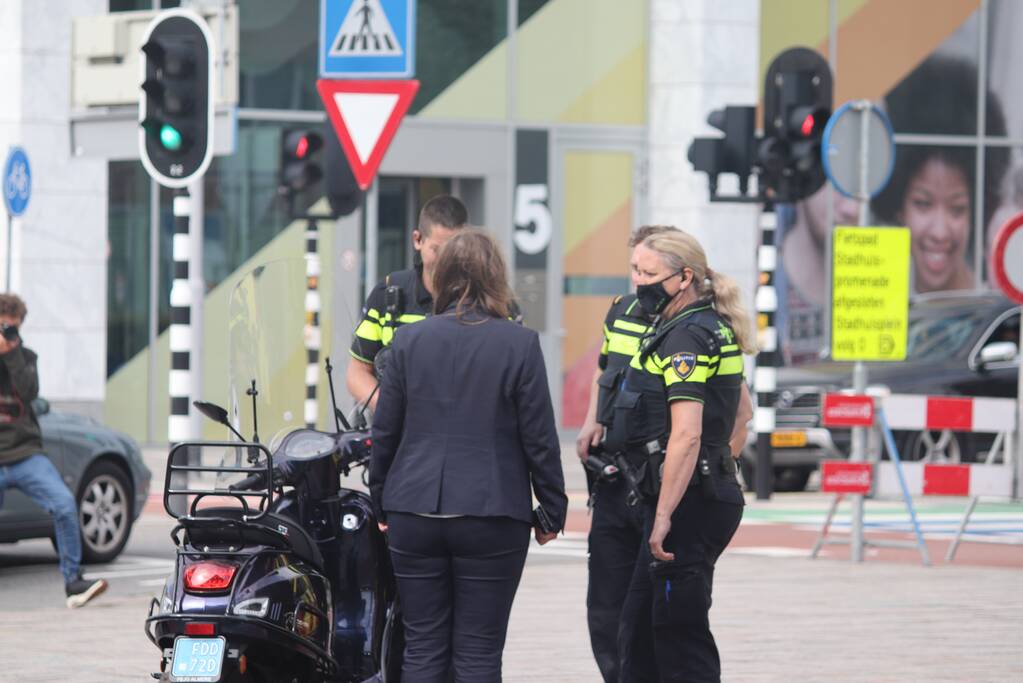 Persoon gewond bij aanrijding op oversteek