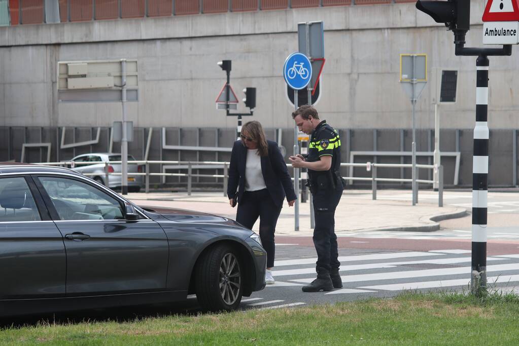 Persoon gewond bij aanrijding op oversteek