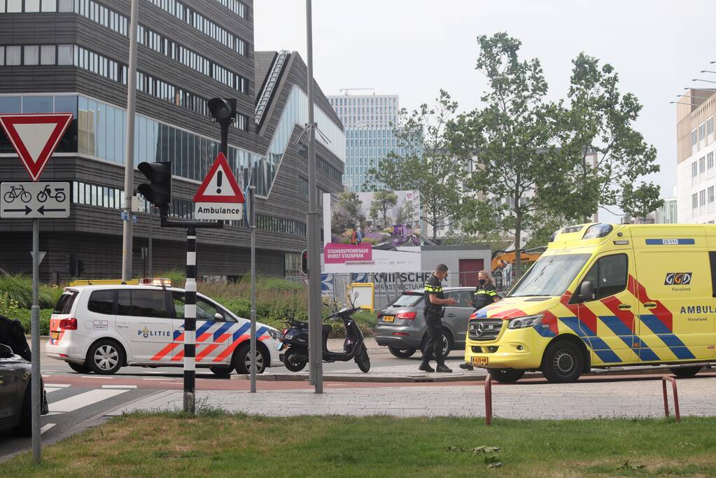 Persoon gewond bij aanrijding op oversteek