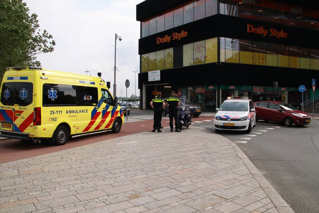 Persoon gewond bij aanrijding op oversteek