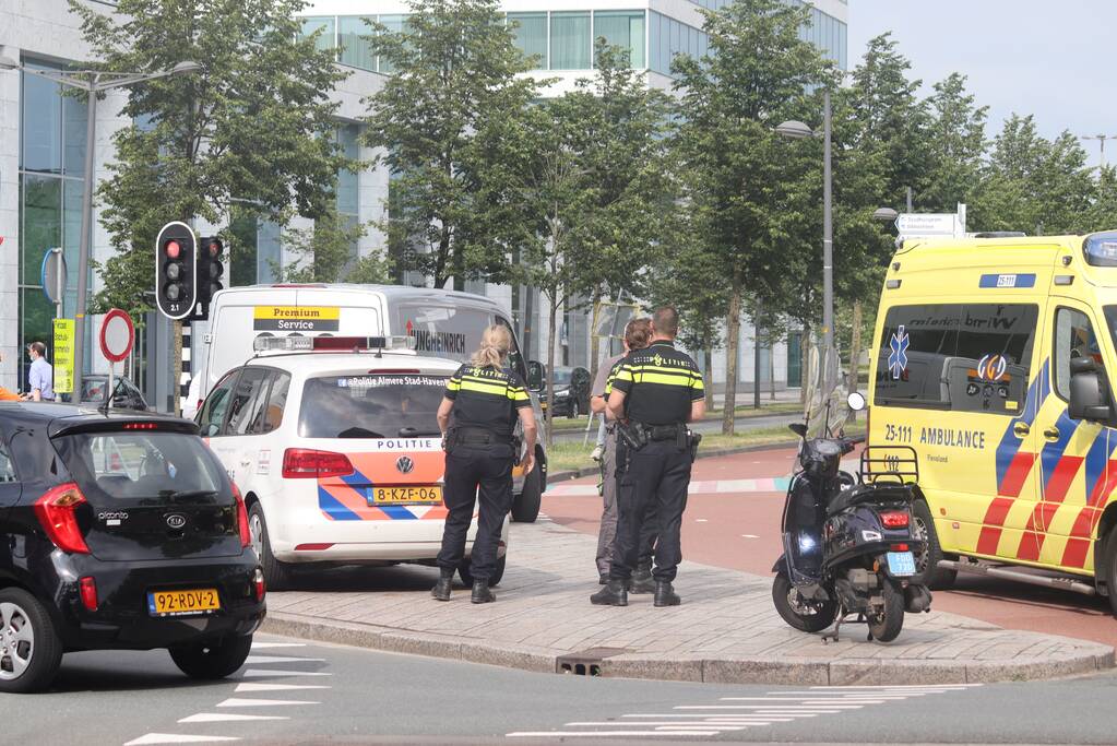 Persoon gewond bij aanrijding op oversteek