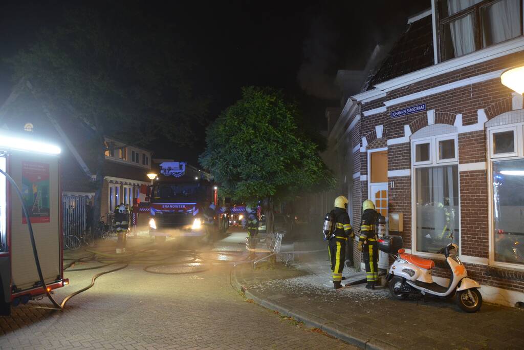 Uitslaande brand in woning