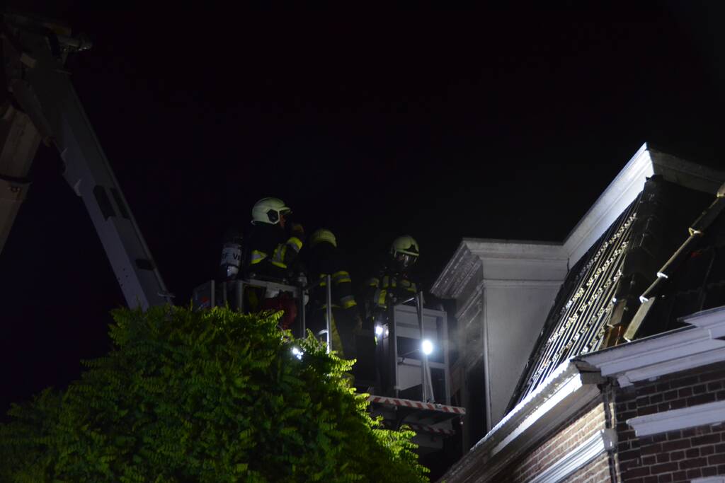 Uitslaande brand in woning