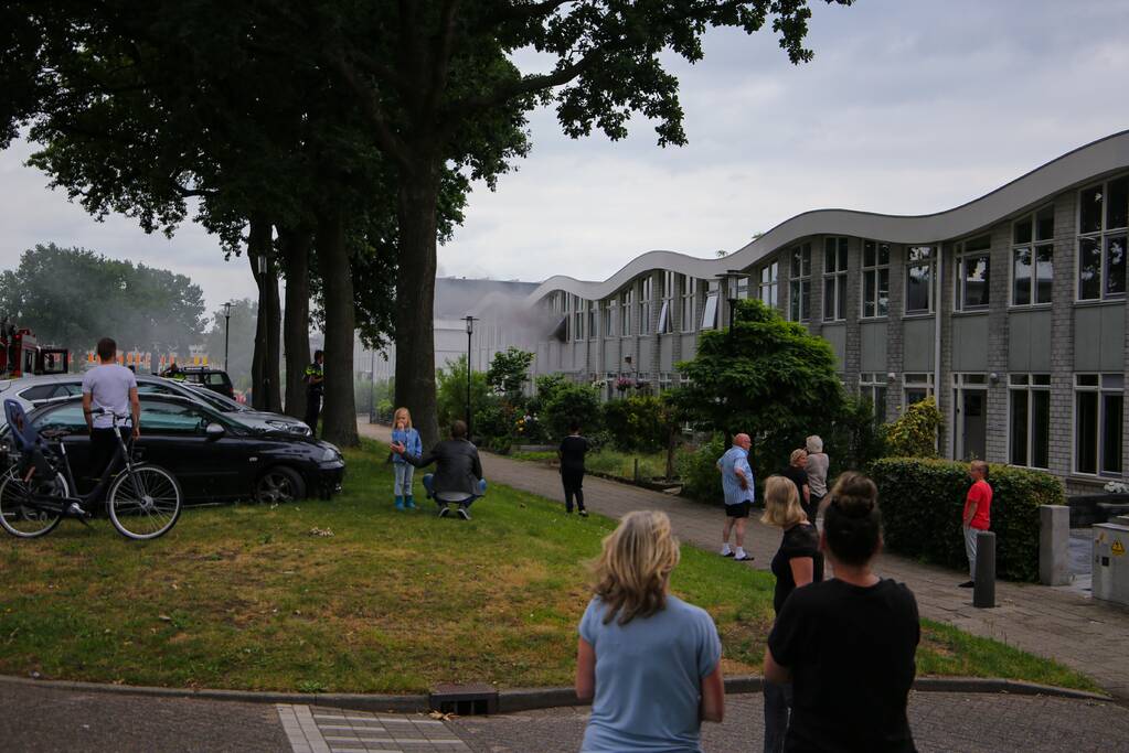 Veel rook bij brand in woning