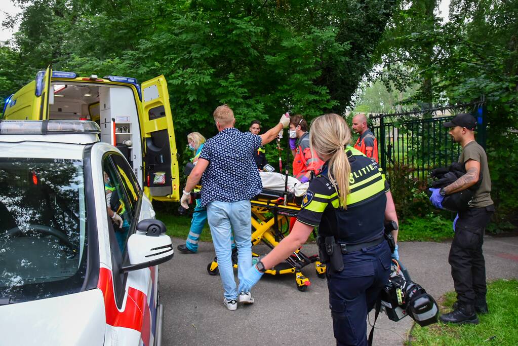 Zwaargewonde (43) bij steekincident op volkstuinencomplex