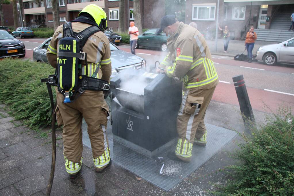 Buurtbewoners doen bluspoging