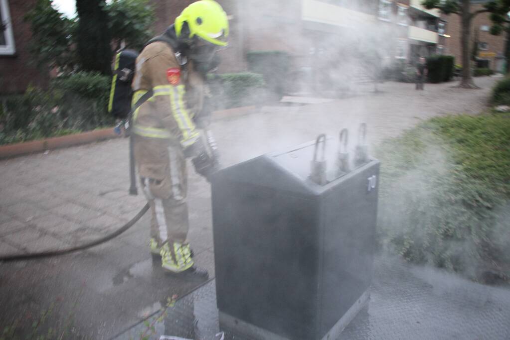 Buurtbewoners doen bluspoging