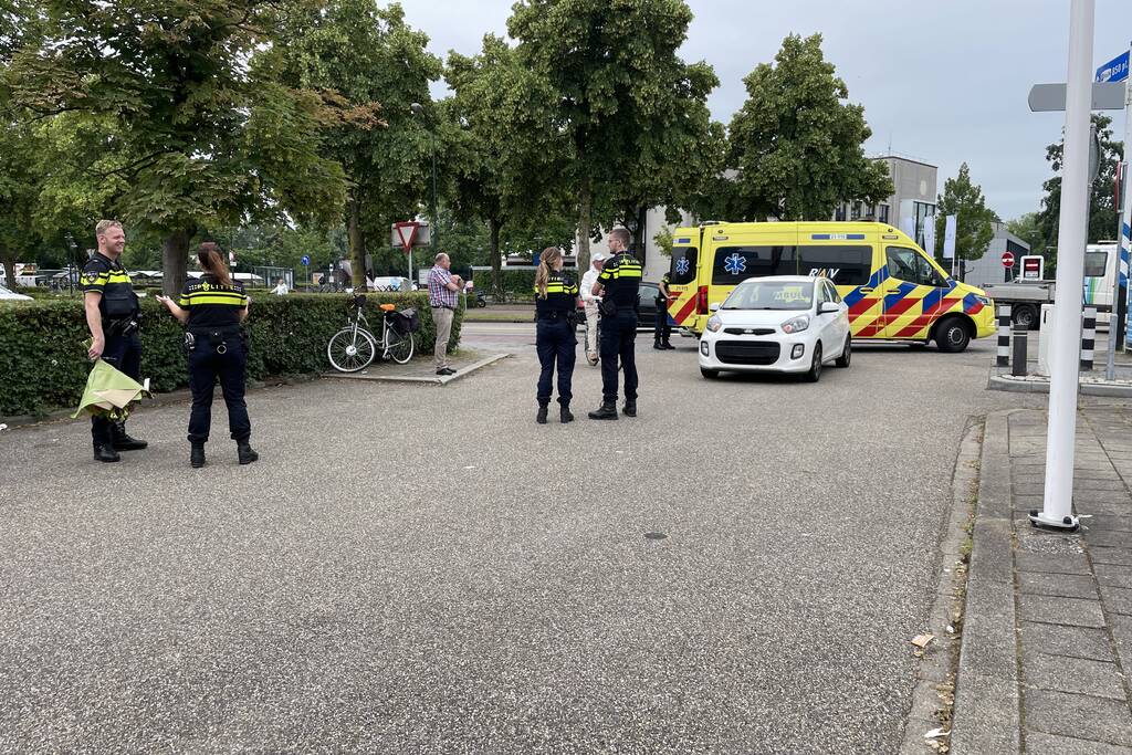 Fietsster gewond bij botsing met auto