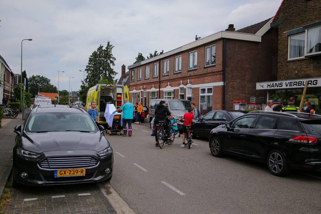 Fietser gewond bij botsing met autoportier