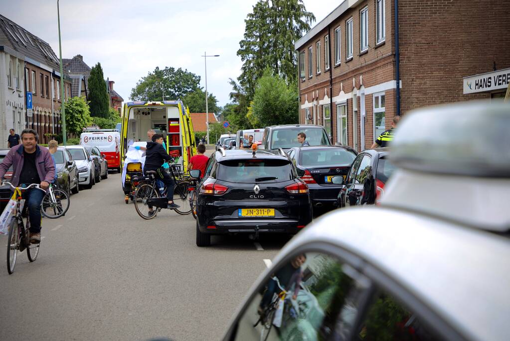 Fietser gewond bij botsing met autoportier
