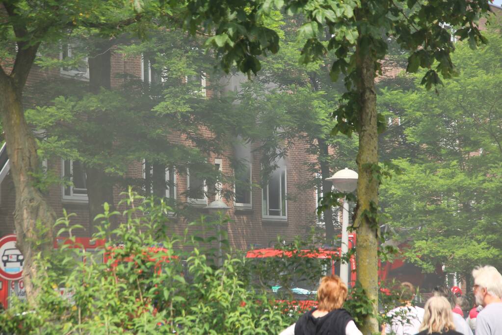 Veel rook bij brand in appartement