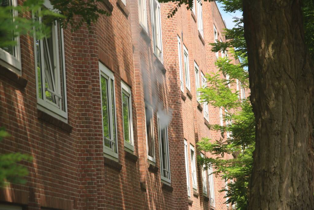 Veel rook bij brand in appartement