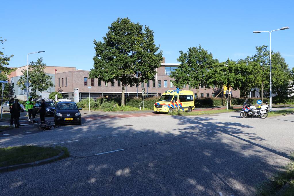 Fietser gewond bij aanrijding met auto