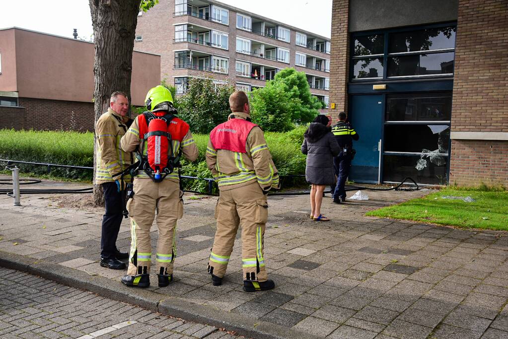 Bank in kelderruimte in brand gevlogen
