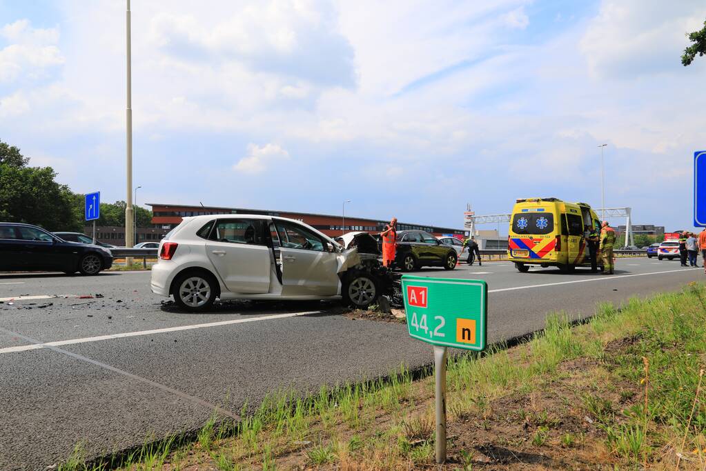 Meerdere voertuigen betrokken bij kop-staart botsing