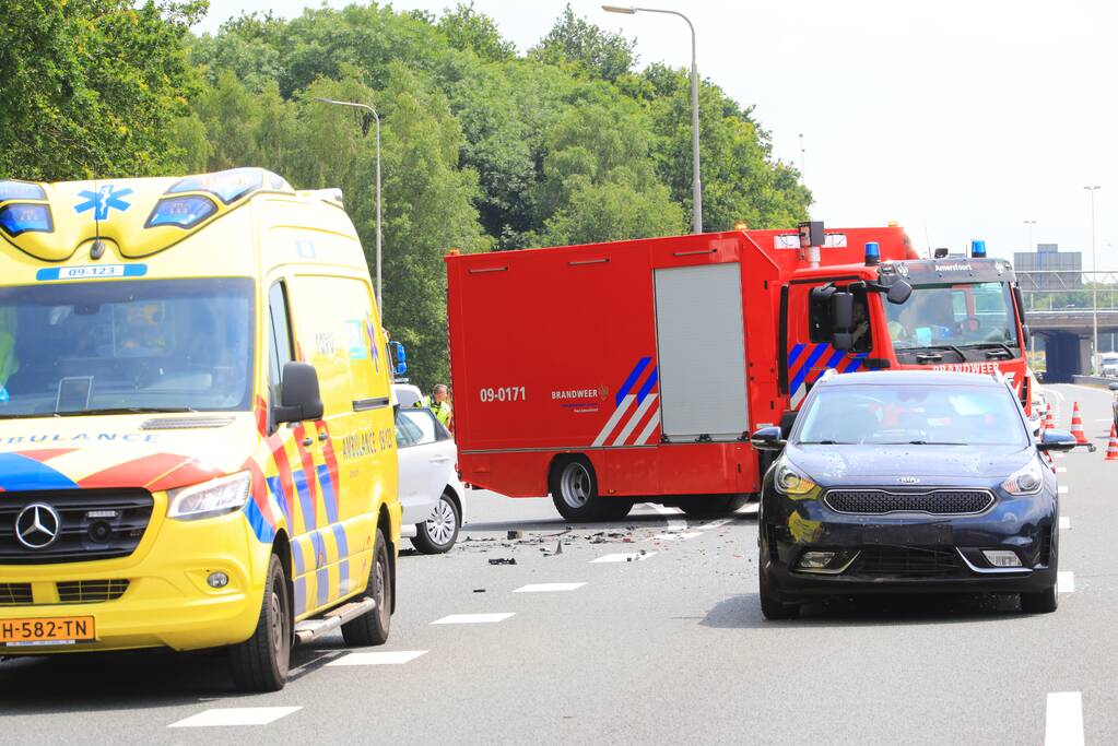Meerdere voertuigen betrokken bij kop-staart botsing