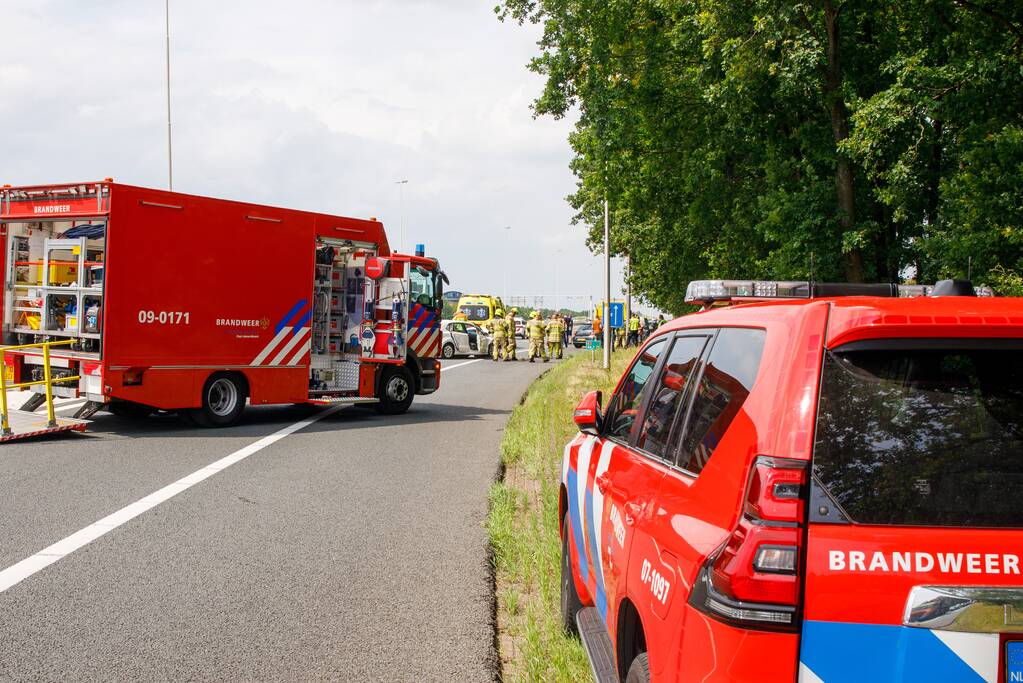 Meerdere voertuigen betrokken bij kop-staart botsing