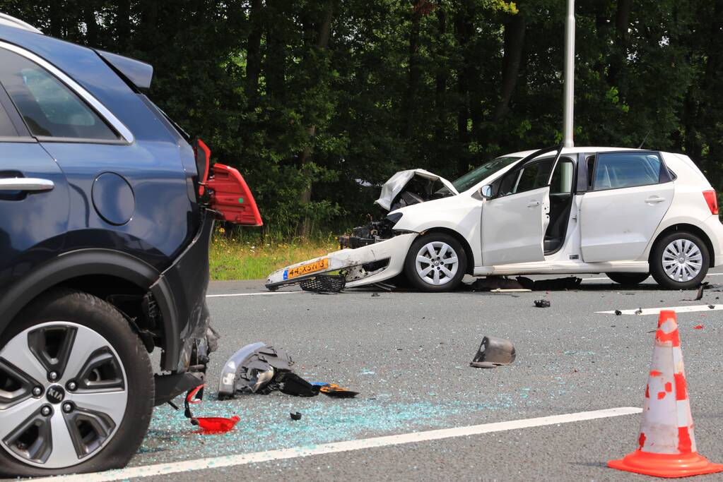 Meerdere voertuigen betrokken bij kop-staart botsing