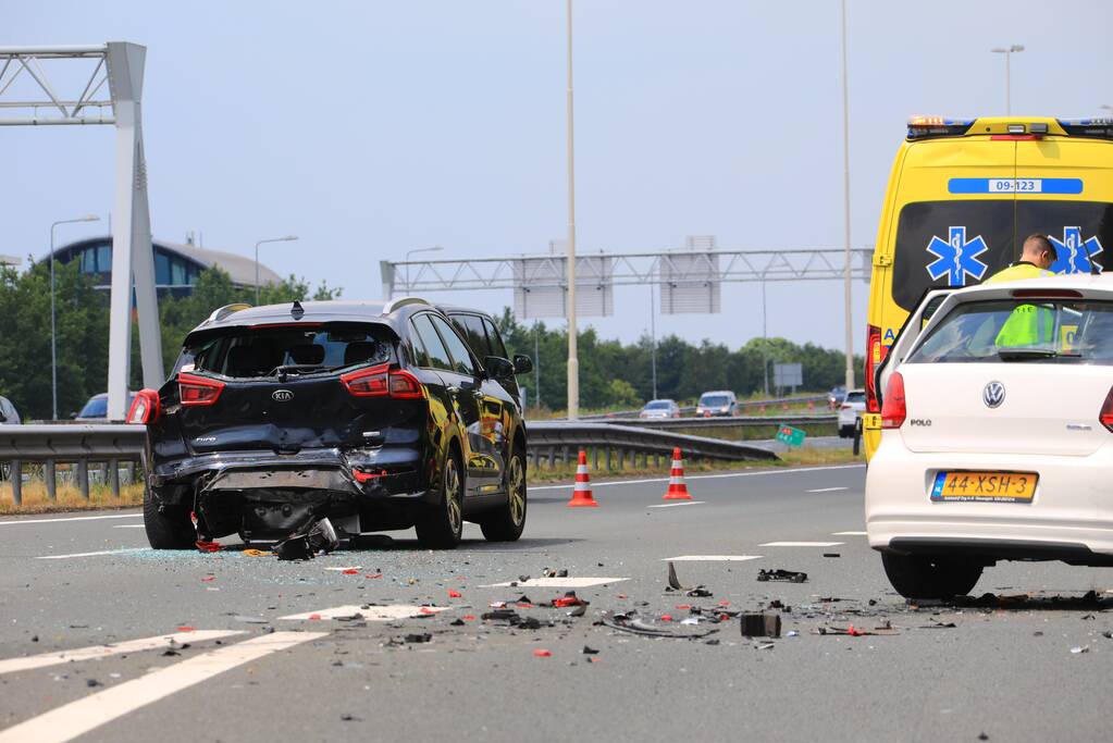 Meerdere voertuigen betrokken bij kop-staart botsing