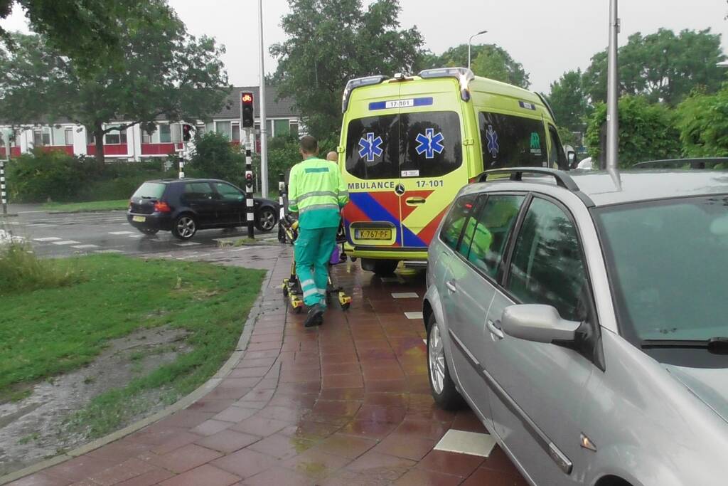 Scooters botsen op fietspad