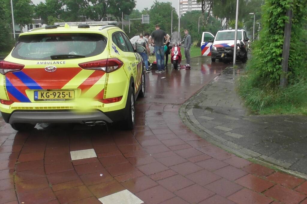 Scooters botsen op fietspad